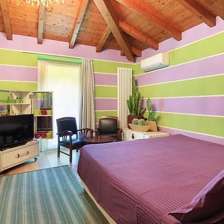 Villa Exquisite With Pool And Views! - Nora Someraro