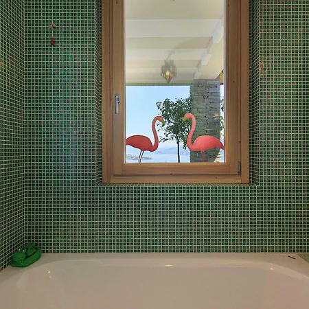 Vila Exquisite With Pool And Views! - Nora Someraro