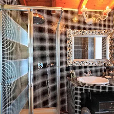 Exquisite With Pool And Views! - Nora Vila