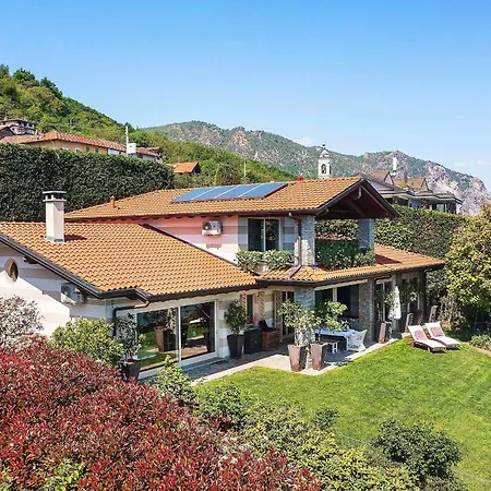 Exquisite With Pool And Views! - Nora Vila Someraro