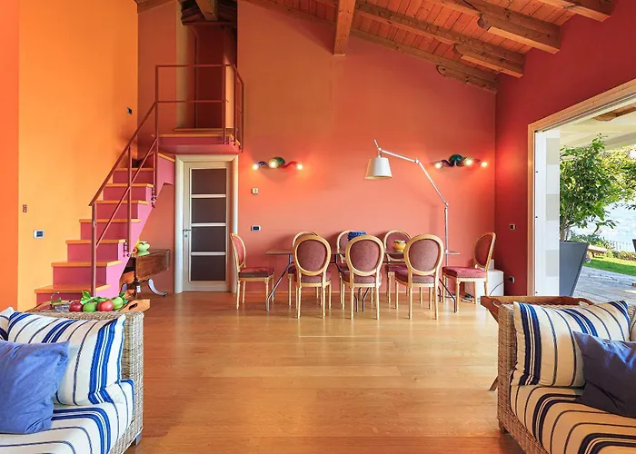 Exquisite With Pool And Views! - Nora 빌라 Someraro