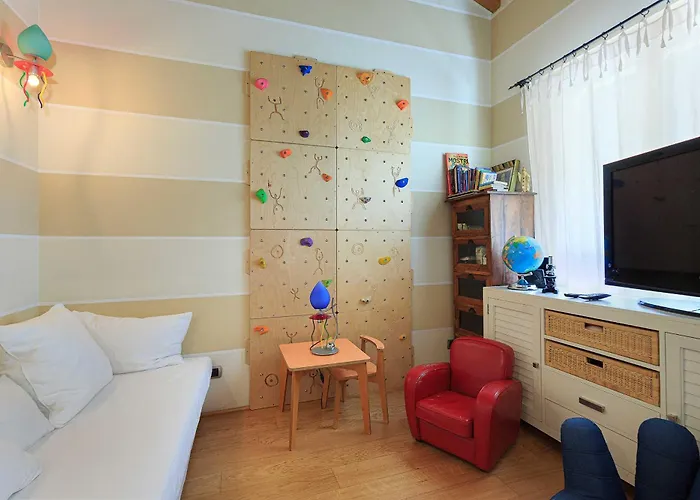 Exquisite With Pool And Views! - Nora * Someraro